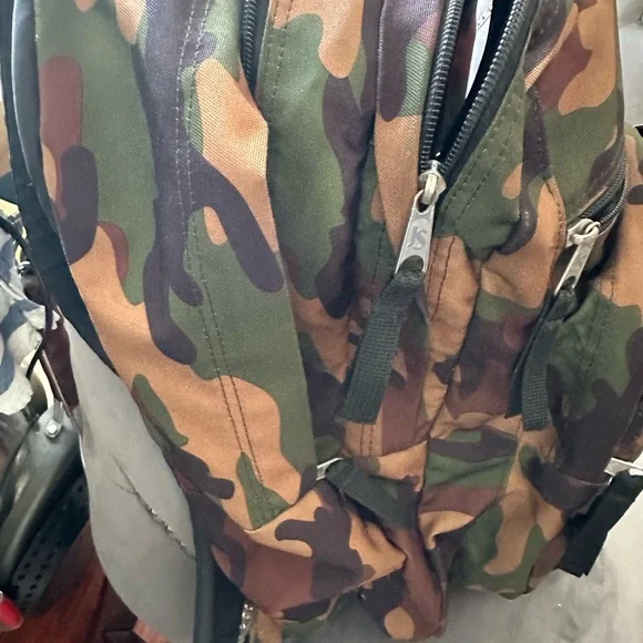 Jansport Men's Camo Backpack - Picture 2 of 8